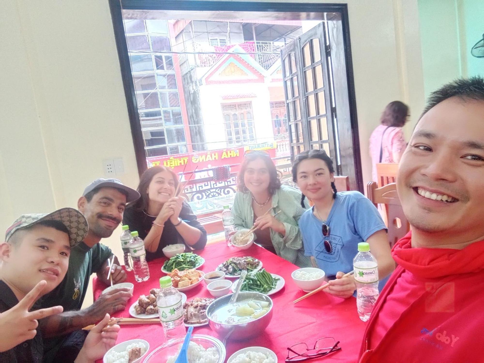 Ha Giang Yolo House And Loop Tours Hotell Eksteriør bilde